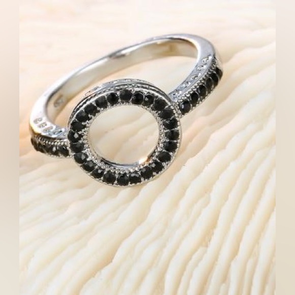 Black Circlet of Stones Ring - Picture 3 of 6